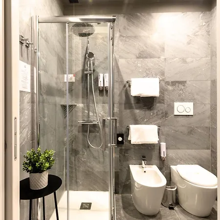 Ah - Duomo Essence Милан