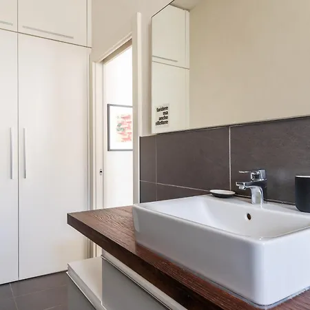 Stile E Comodita Bilocale Milan