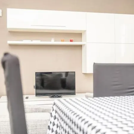 Grazioso In Bicocca Con Ac E Wi-fi * Milán
