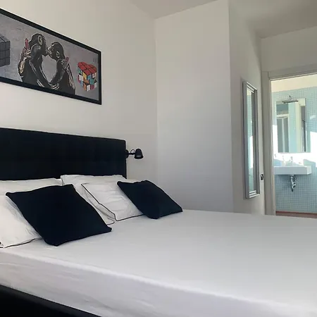 Apartment Attico Di Design Zona Navigli/moda,milano Mailand