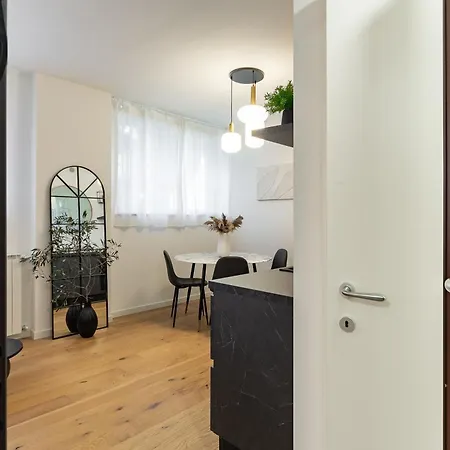 45royal Stylish House Center Milan