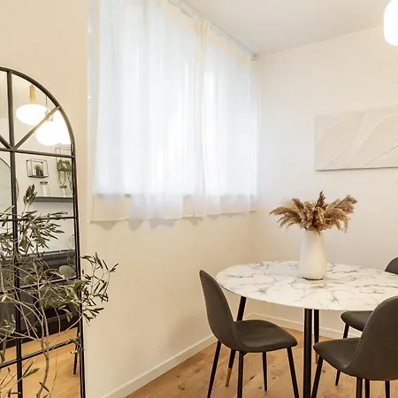 45royal Stylish House Center * Milan