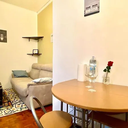 • Cozy House • 10 Min Rho Fiera