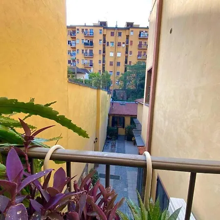 Conte Rosso House Con Terrazza In Coorte Tranquilla A Due Passi Da Stazione E Metropolitana Lambrate * Milano