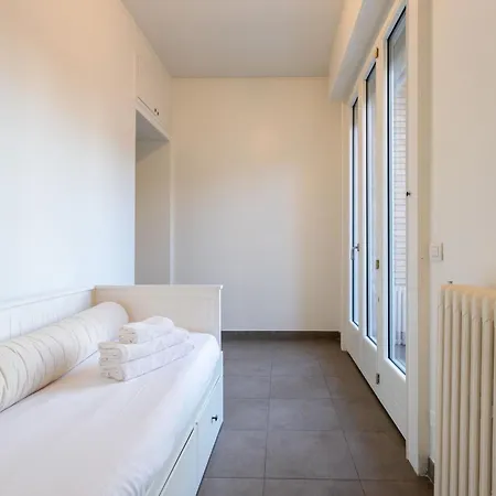 Apartment Serra 2br With Terrace By Halldis *