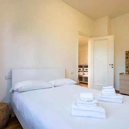 Serra 2br With Terrace By Halldis