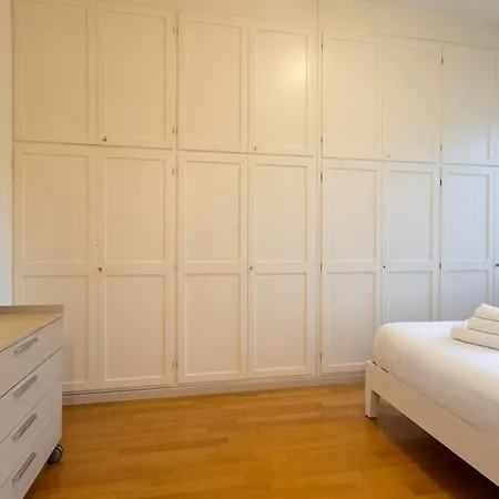 Apartment Serra 2br With Terrace By Halldis *