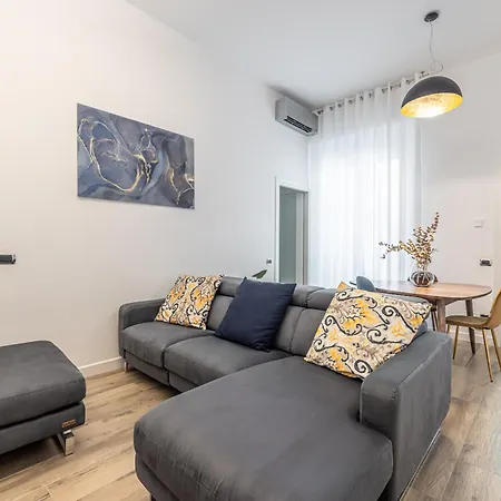 Luxury Apt In City Life *