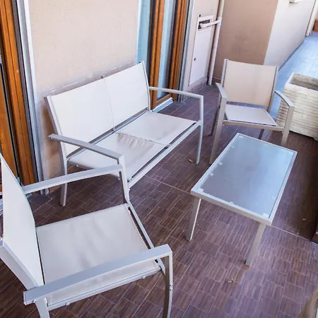 Ampio Con Terrazzo, 3 E 2 Bagni A 2 Passi Dalla Metro Lejlighed *