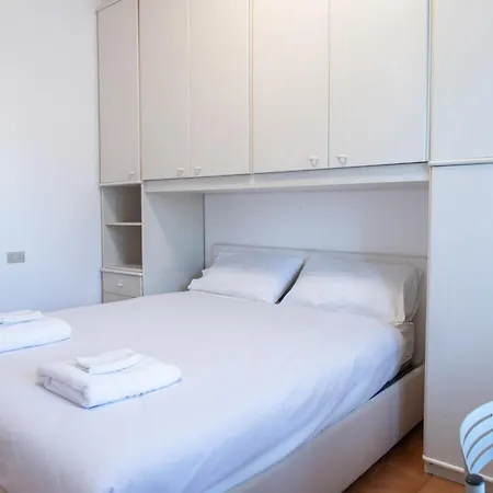 דירה Ampio Con Terrazzo, 3 E 2 Bagni A 2 Passi Dalla Metro *