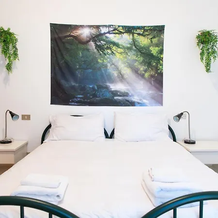 Ampio Con Terrazzo, 3 E 2 Bagni A 2 Passi Dalla Metro Lejlighed *