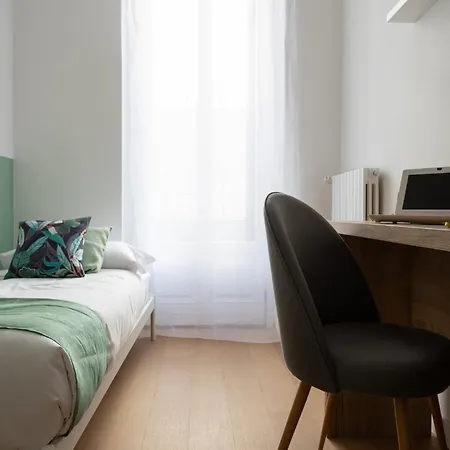 The Rent - Two-bedroom In Navigli Area * Milan