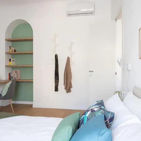 The Rent - Two-bedroom In Navigli Area Milán