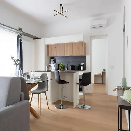 The Rent - Two-bedroom In Navigli Area Apartment Milan