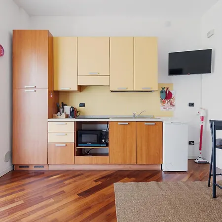 Guesthost - Comfy Only 900m From Affori Fn Station!