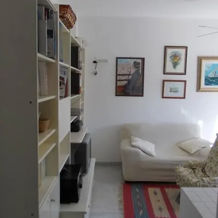 Apartment Luminoso Bilocale In Centro Milan