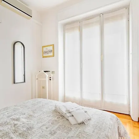 Luminoso Bilocale In Centro * Milan