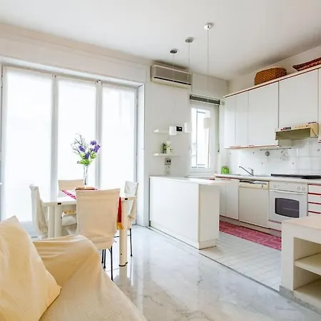 Luminoso Bilocale In Centro Appartement *