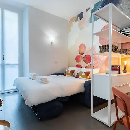 Central Station & Shuttle Airport Stop 2' Walk Appartement
