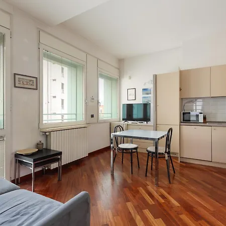 Appartement Bright & Comfy With Parking