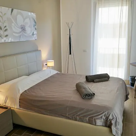 Casa Bianca - Metro E Stazione Sotto Casa