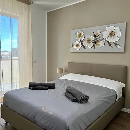 Bed and breakfast Casa Bianca - Metro E Stazione Sotto Casa Milán