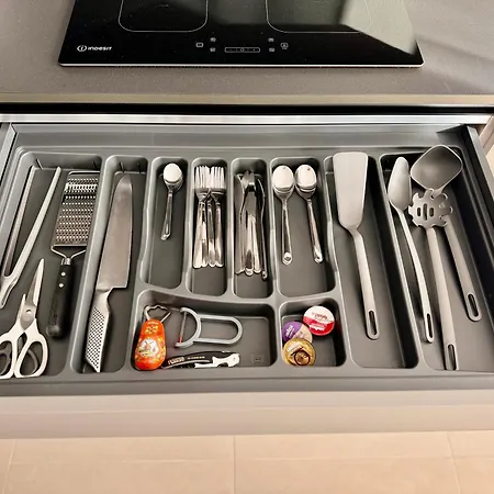 Casa Bianca - Metro E Stazione Sotto Casa Bed & Breakfast