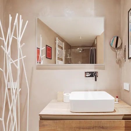 Chic & Modern Flat Just 450 Mt From Centrale Fs דירה *