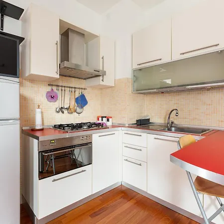 Zara Cozy With Balcony - 250m From M5 Istria * מילאנו