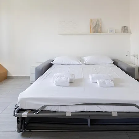 Moderno Bilocale A 400 Metri Dalla Metropolitana Апартаменты *