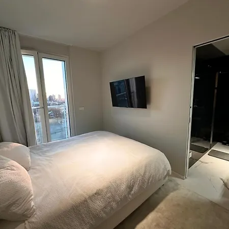 Modern Flat 16th Floor - Terrace With Skyline View Apartment