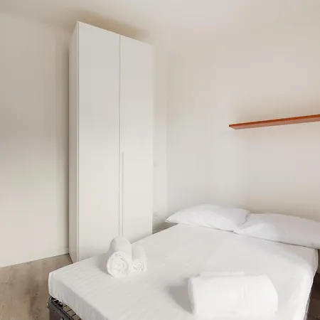 Guesthost - Mm Maciachini Cozy *