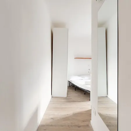 Isola Cozy Milan