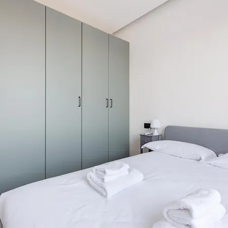 Guesthost - Renovated Apts