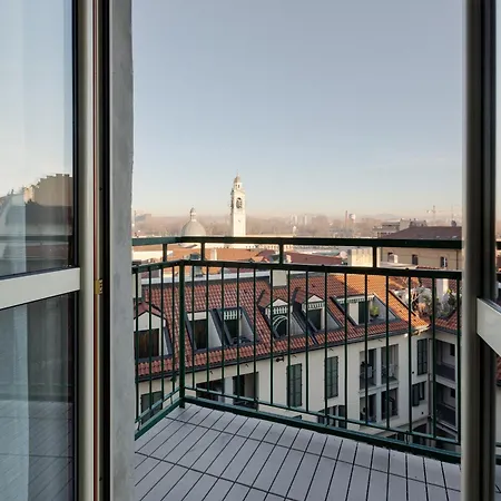 Guesthost - Renovated Apts *