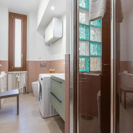 Abruzzi 2 Bedroom Appartement Milaan