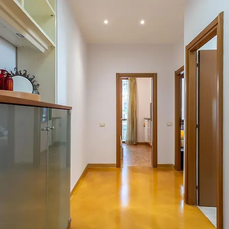 Appartement Abruzzi 2 Bedroom Milaan