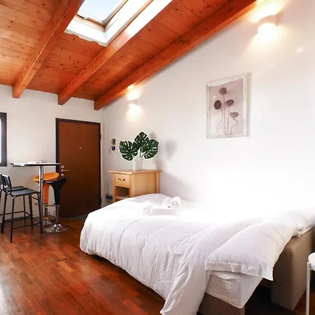 Primopiano - Comune Antico Apartment Mailand