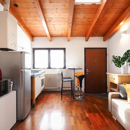 Primopiano - Comune Antico Apartment Mailand