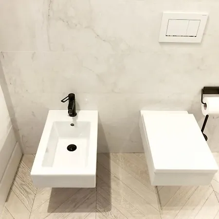 Apartment Beautiful Design Flat With Park View, Next To Metro Milan