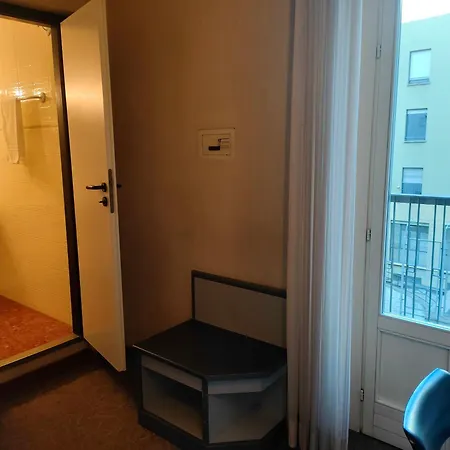 Hotel Ada 2*