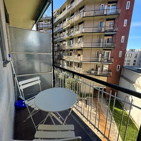 City Life - Fiera Strategic Flat - A/c & Wi-fi Apartment