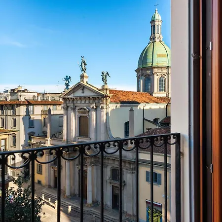 Duomo Dietro L'angolo Апартаменты Милан