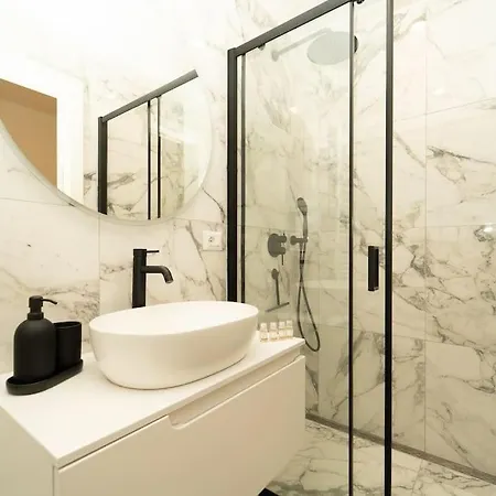 Daire Esclusivo Con 2 Da Letto *