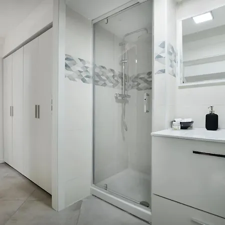 Three-suite With Free Netflix And Fast Wifi * Milaan