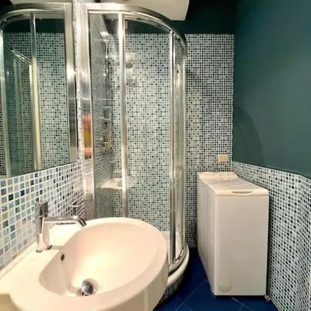 Maison Bleue- Romantic Flat,apt Near M1 -duomo 2 Fermate -centro