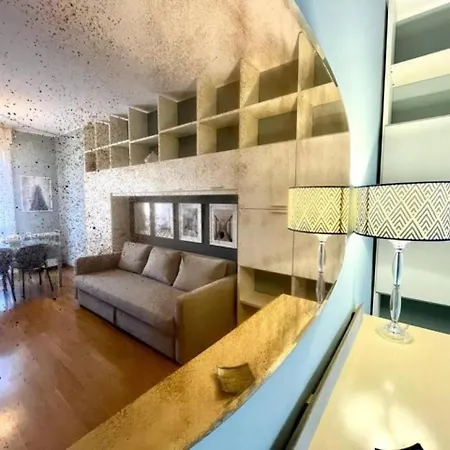 アパート Maison Bleue- Romantic Flat,apt Near M1 -duomo 2 Fermate -centro ミラノ