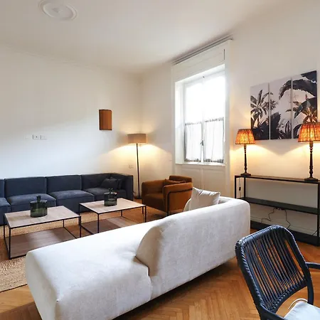 Adelaide Elegant Apartamento *