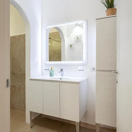 The Tropical Place *