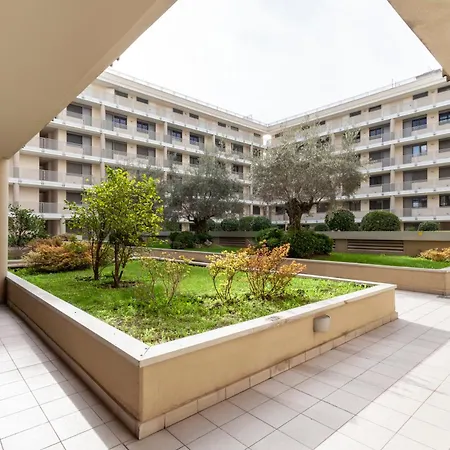 The Tropical Place Apartment *